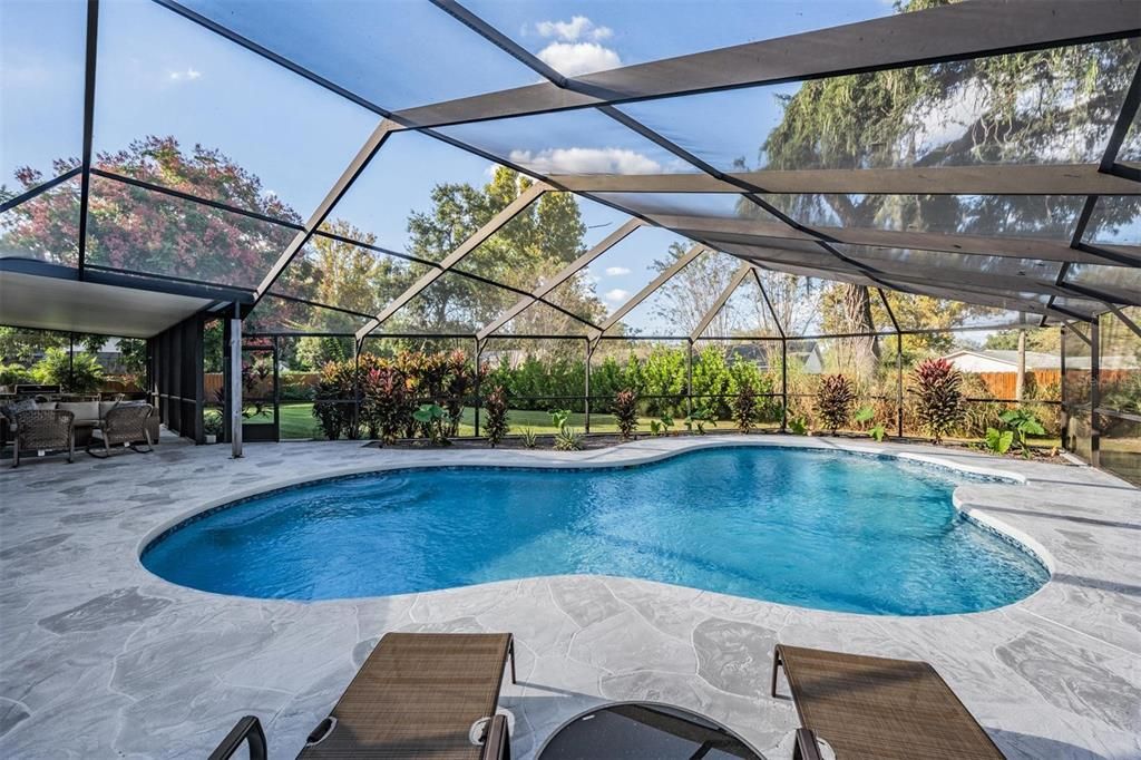 Под контрактом: $600,000 (4 спален, 2 ванн, 2126 Квадратных фут)