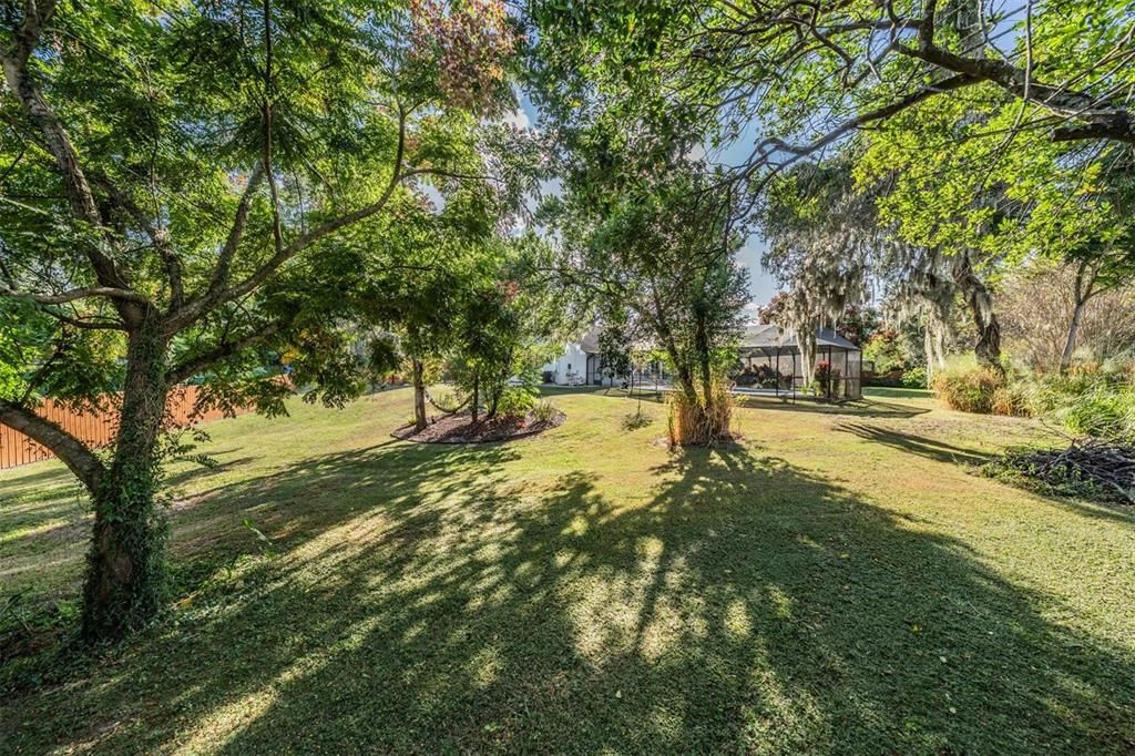 Под контрактом: $600,000 (4 спален, 2 ванн, 2126 Квадратных фут)