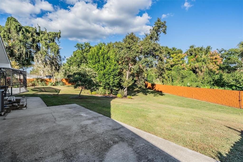 Под контрактом: $600,000 (4 спален, 2 ванн, 2126 Квадратных фут)