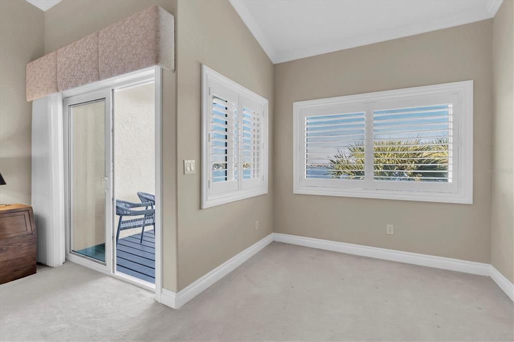 For Sale: $975,000 (3 beds, 4 baths, 2275 Square Feet)