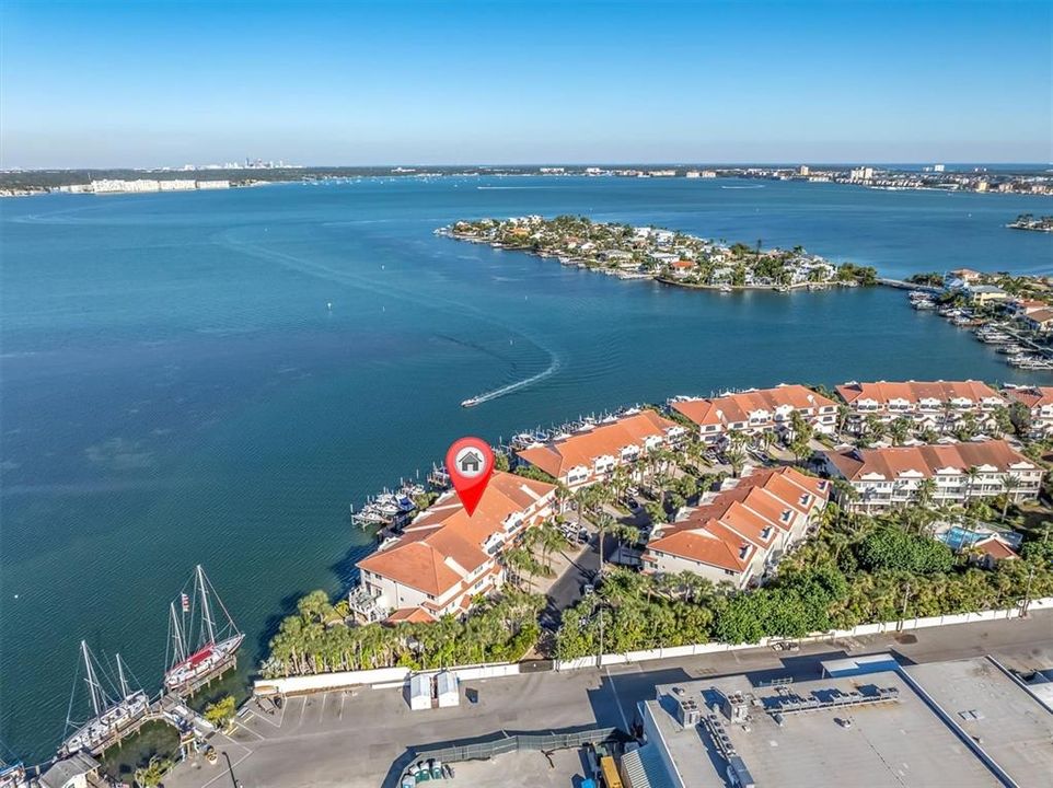 For Sale: $975,000 (3 beds, 4 baths, 2275 Square Feet)