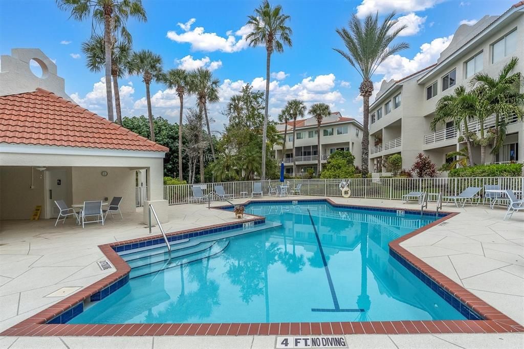 For Sale: $975,000 (3 beds, 4 baths, 2275 Square Feet)