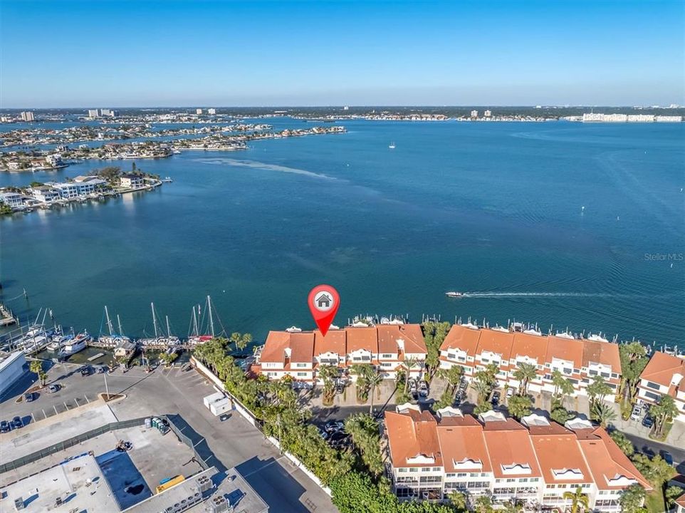 For Sale: $975,000 (3 beds, 4 baths, 2275 Square Feet)