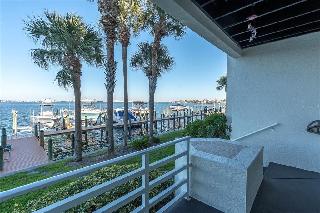 For Sale: $975,000 (3 beds, 4 baths, 2275 Square Feet)