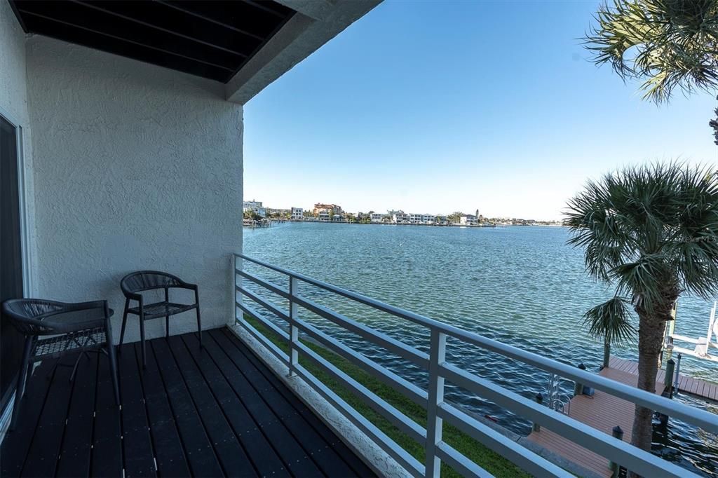 For Sale: $975,000 (3 beds, 4 baths, 2275 Square Feet)