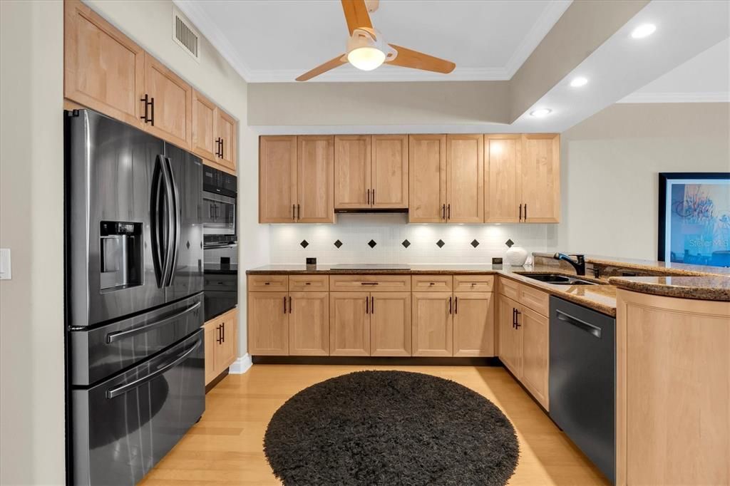 For Sale: $975,000 (3 beds, 4 baths, 2275 Square Feet)