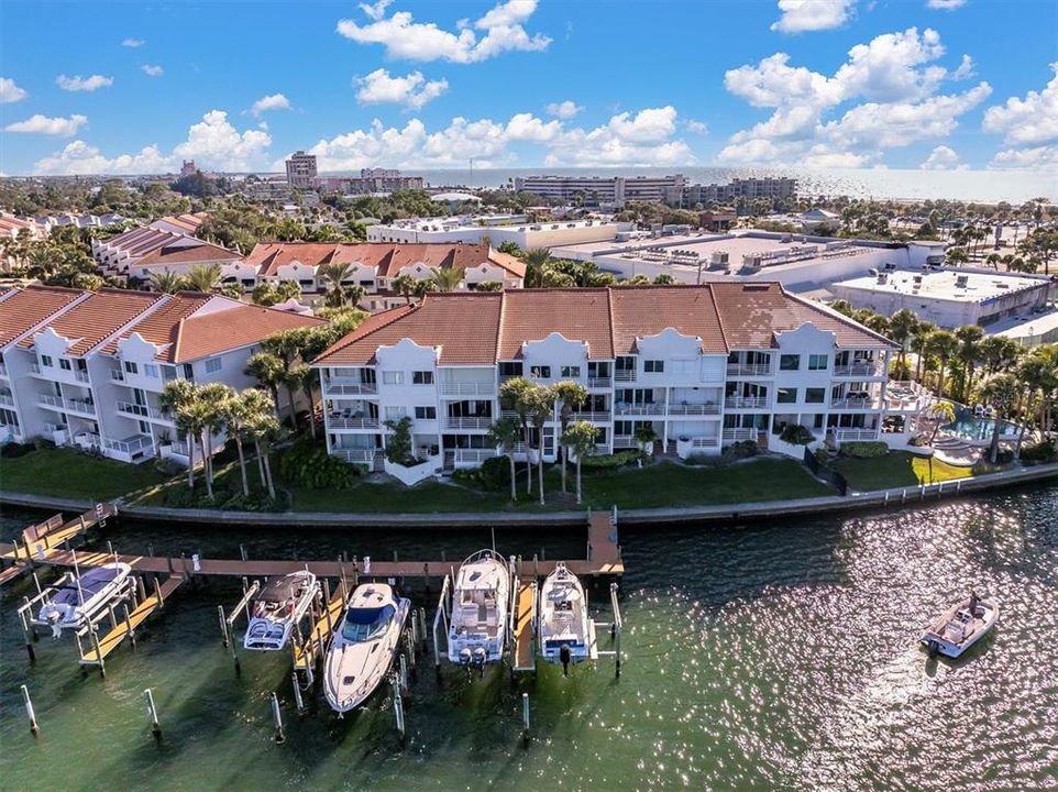 For Sale: $975,000 (3 beds, 4 baths, 2275 Square Feet)