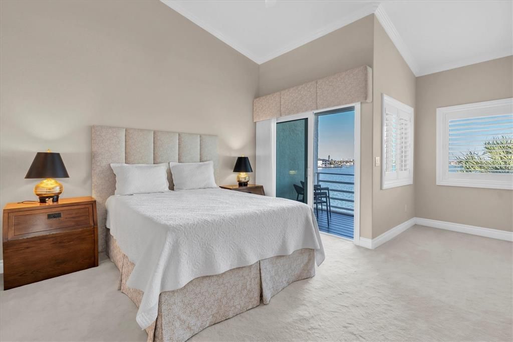 For Sale: $975,000 (3 beds, 4 baths, 2275 Square Feet)