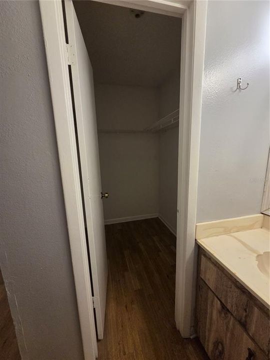 出租: $1,095 (1 贝兹, 1 浴室, 650 平方英尺)