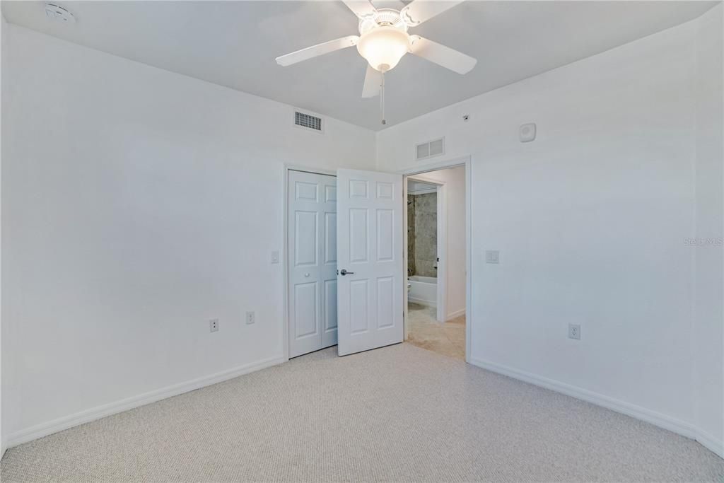 For Rent: $2,200 (2 beds, 2 baths, 1286 Square Feet)