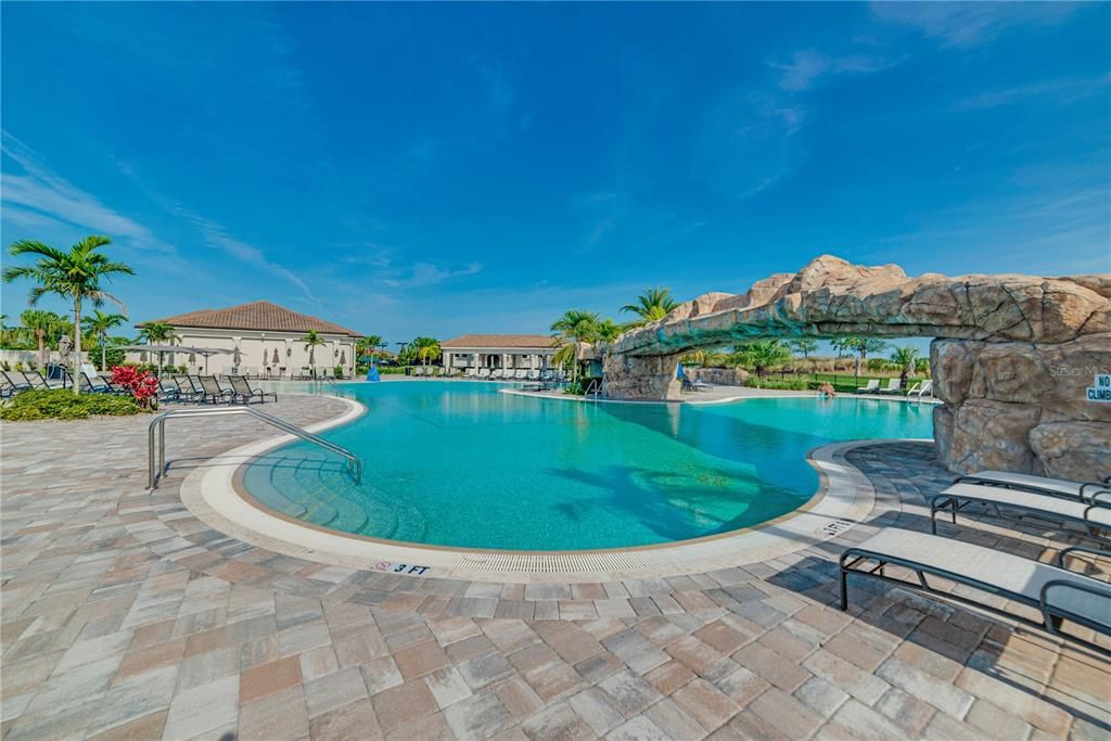 For Rent: $2,200 (2 beds, 2 baths, 1286 Square Feet)