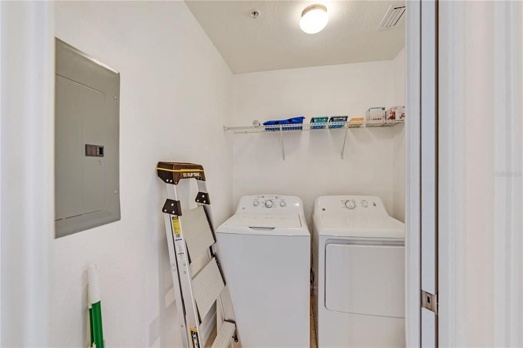 For Rent: $2,200 (2 beds, 2 baths, 1286 Square Feet)