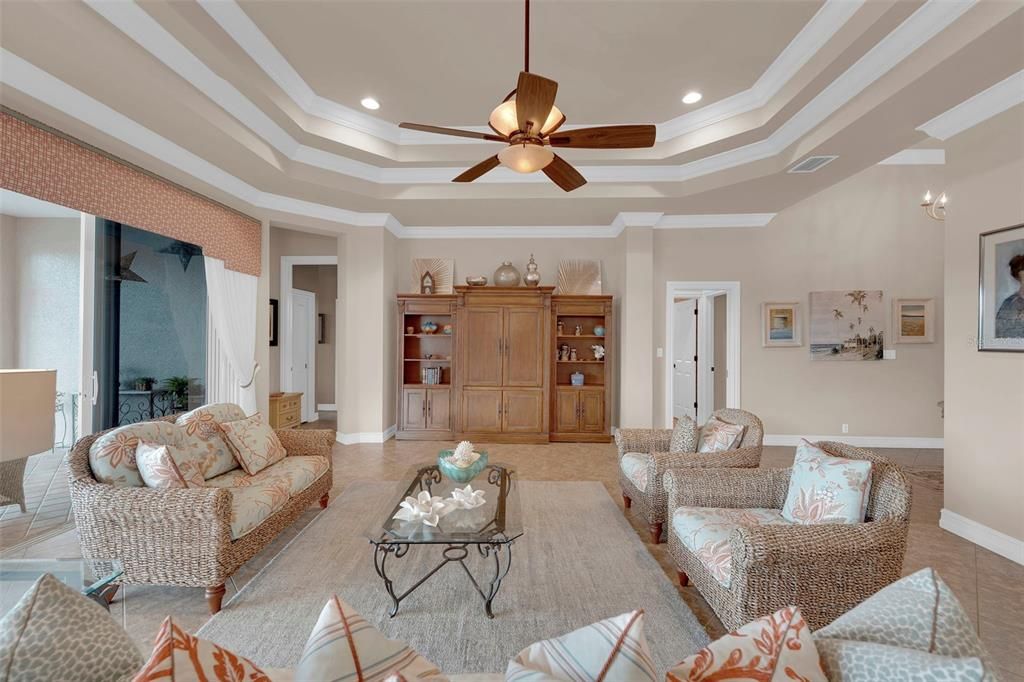 На продажу: $575,000 (2 спален, 2 ванн, 1835 Квадратных фут)