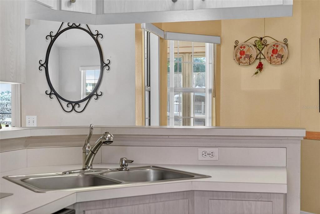 For Sale: $280,000 (3 beds, 2 baths, 1582 Square Feet)