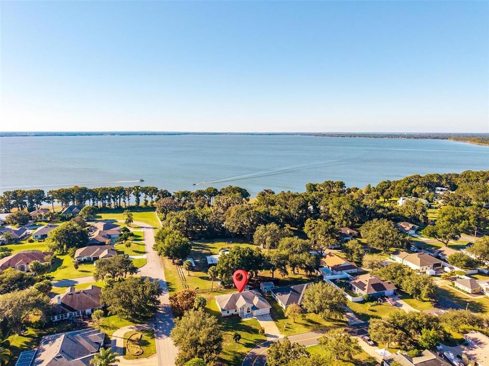 For Sale: $280,000 (3 beds, 2 baths, 1582 Square Feet)