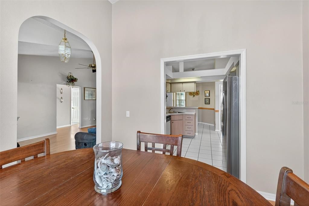 For Sale: $280,000 (3 beds, 2 baths, 1582 Square Feet)