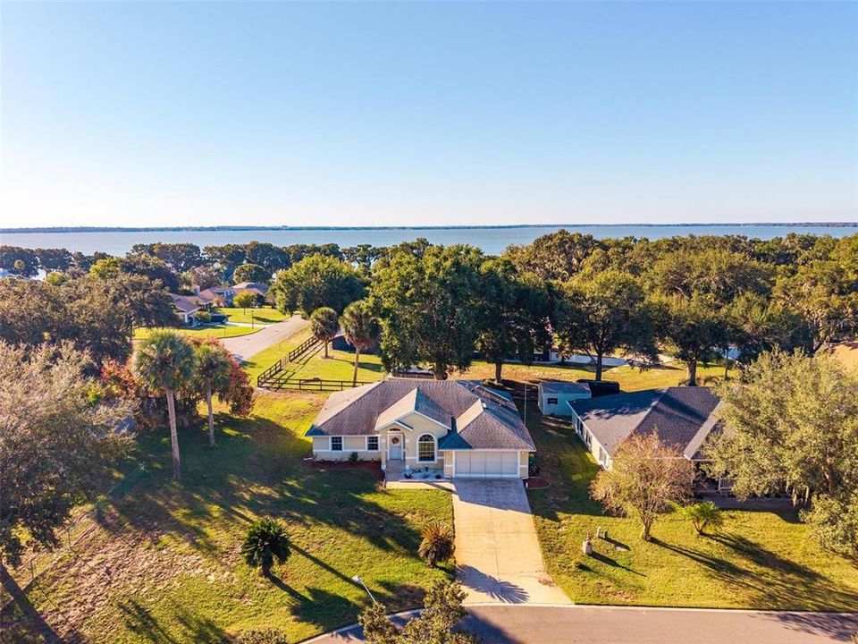 For Sale: $280,000 (3 beds, 2 baths, 1582 Square Feet)