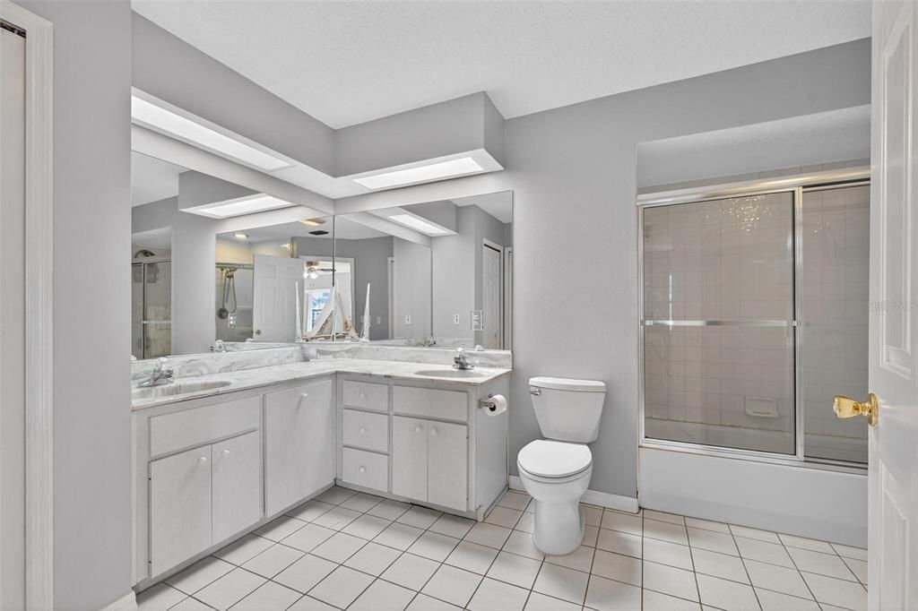 For Sale: $280,000 (3 beds, 2 baths, 1582 Square Feet)