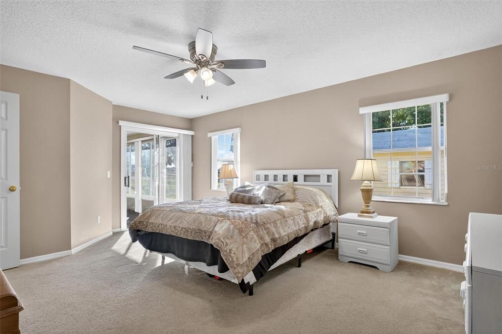 For Sale: $280,000 (3 beds, 2 baths, 1582 Square Feet)