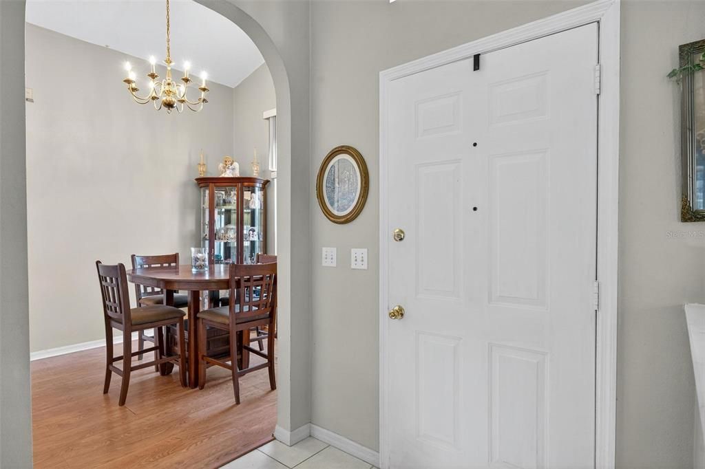 For Sale: $280,000 (3 beds, 2 baths, 1582 Square Feet)