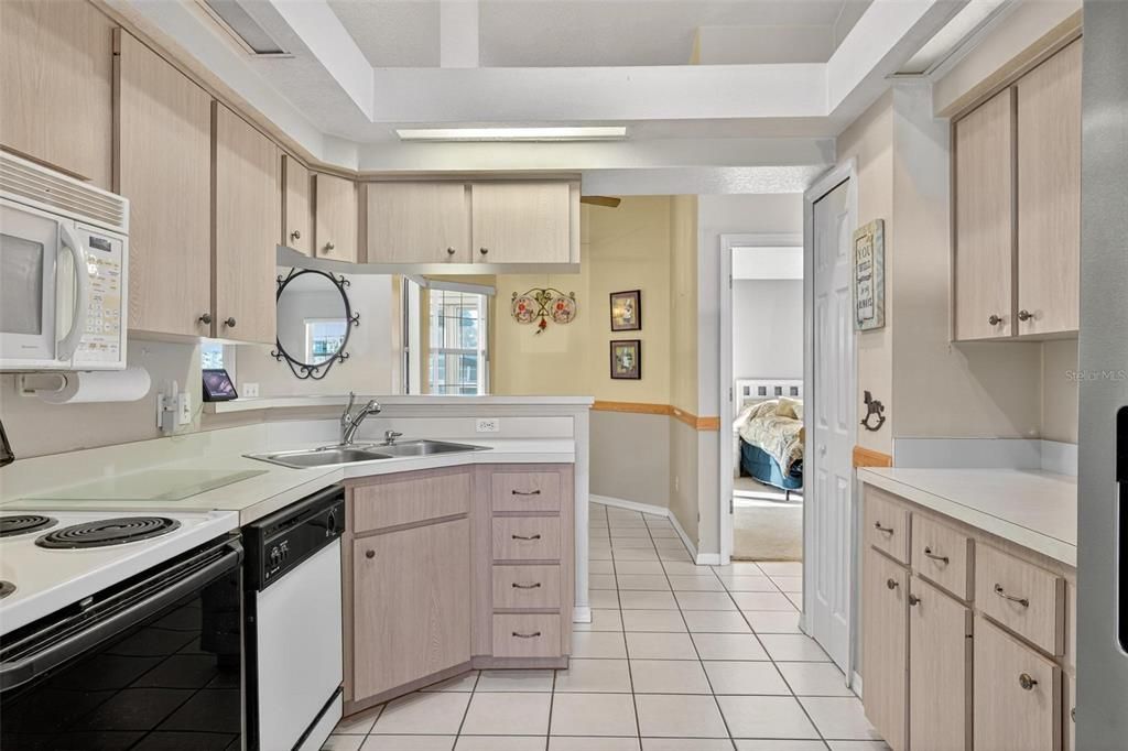 For Sale: $280,000 (3 beds, 2 baths, 1582 Square Feet)