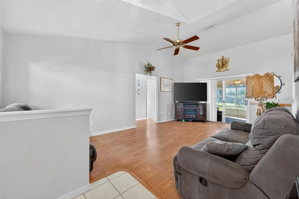 For Sale: $280,000 (3 beds, 2 baths, 1582 Square Feet)