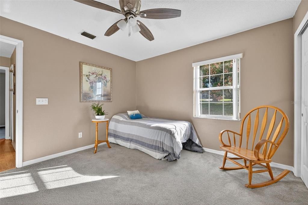 For Sale: $280,000 (3 beds, 2 baths, 1582 Square Feet)