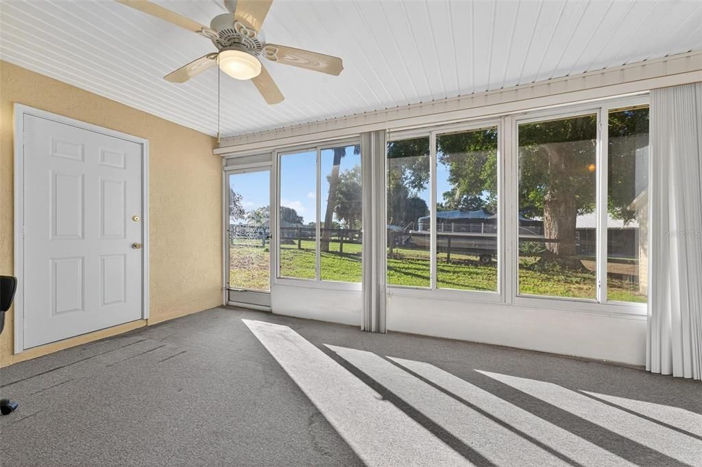 For Sale: $280,000 (3 beds, 2 baths, 1582 Square Feet)