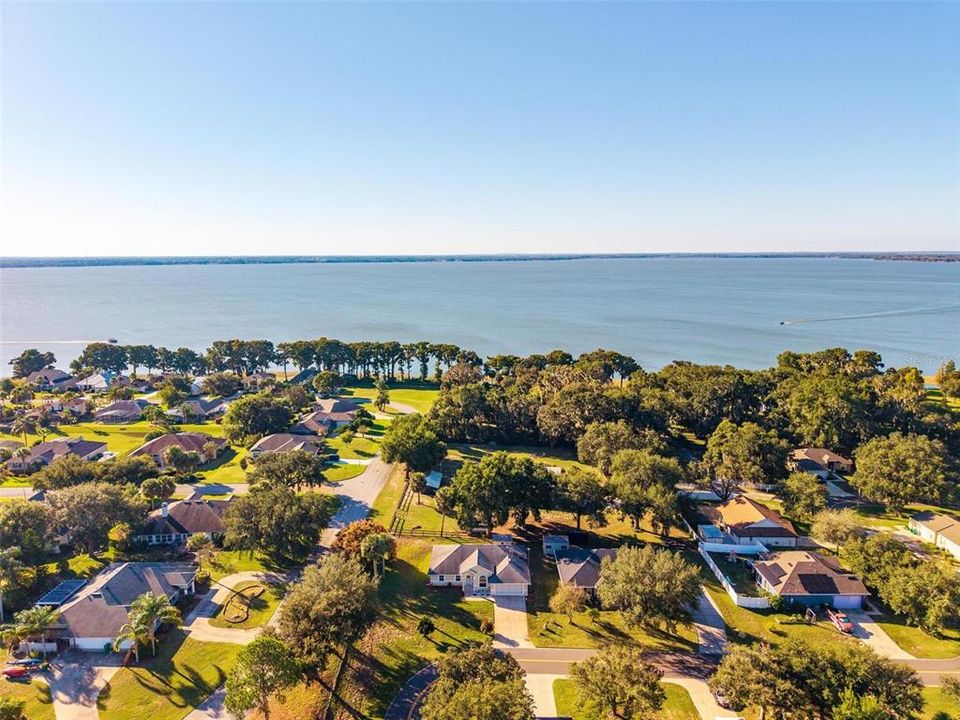 For Sale: $280,000 (3 beds, 2 baths, 1582 Square Feet)