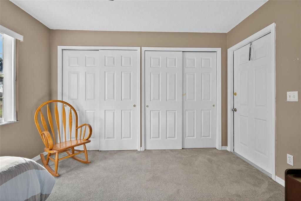 For Sale: $280,000 (3 beds, 2 baths, 1582 Square Feet)