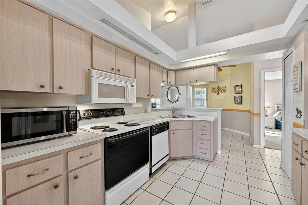 For Sale: $280,000 (3 beds, 2 baths, 1582 Square Feet)