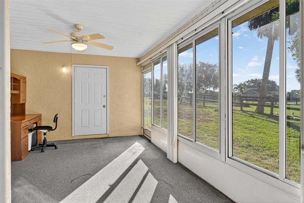 For Sale: $280,000 (3 beds, 2 baths, 1582 Square Feet)