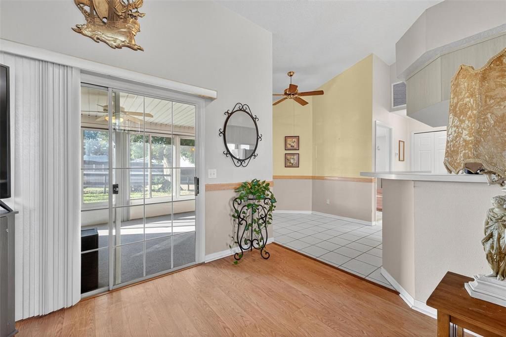 For Sale: $280,000 (3 beds, 2 baths, 1582 Square Feet)