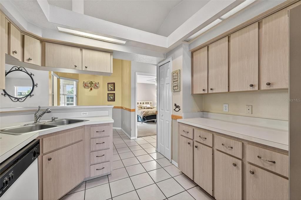 For Sale: $280,000 (3 beds, 2 baths, 1582 Square Feet)