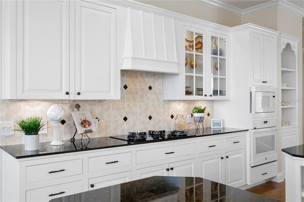 For Sale: $2,250,000 (5 beds, 4 baths, 5377 Square Feet)