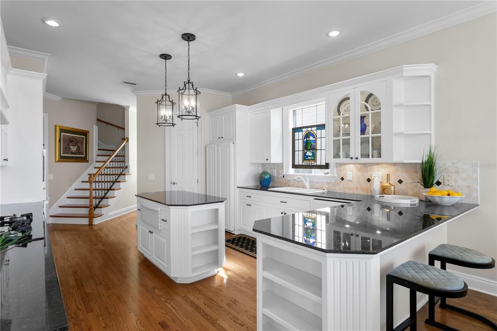 For Sale: $2,250,000 (5 beds, 4 baths, 5377 Square Feet)