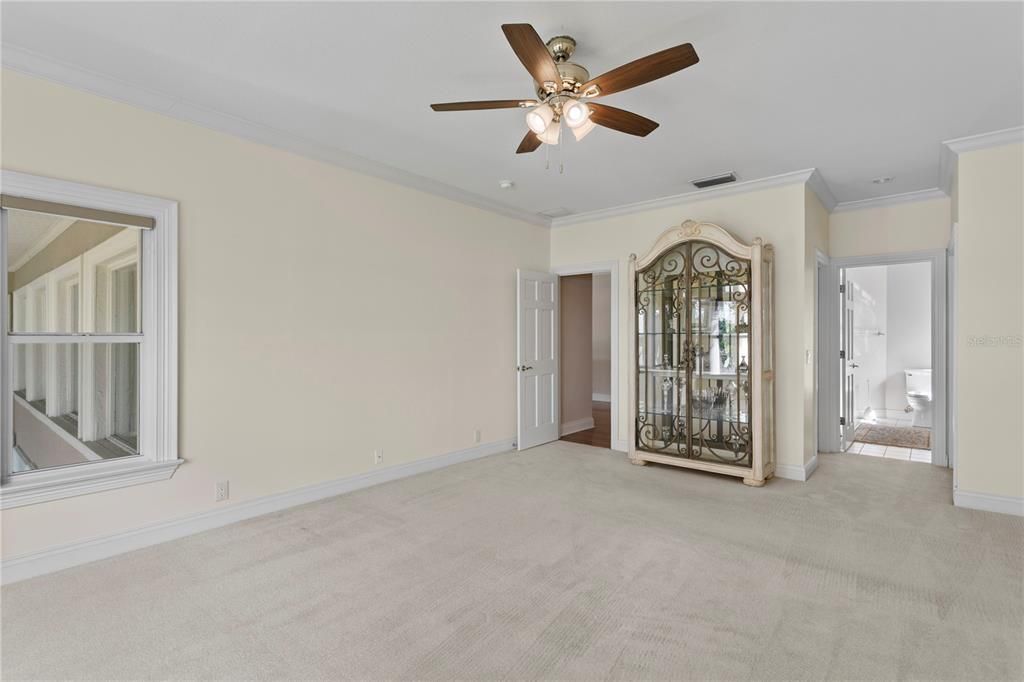 For Sale: $2,250,000 (5 beds, 4 baths, 5377 Square Feet)