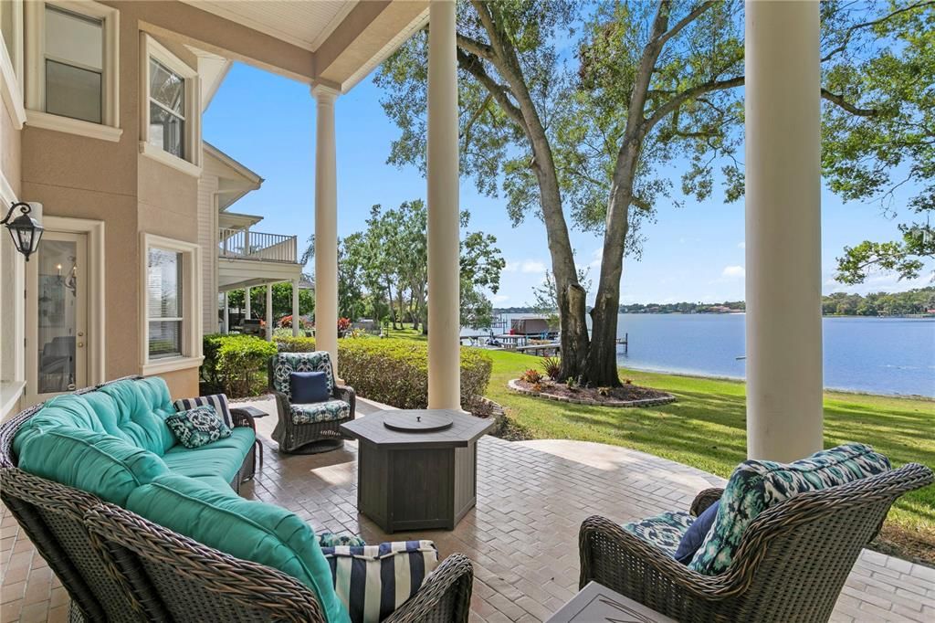 For Sale: $2,250,000 (5 beds, 4 baths, 5377 Square Feet)