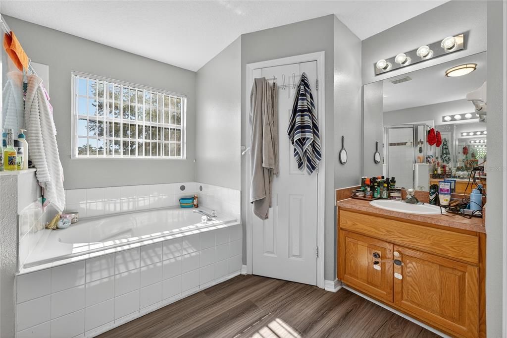 待售: $475,000 (5 贝兹, 3 浴室, 2636 平方英尺)