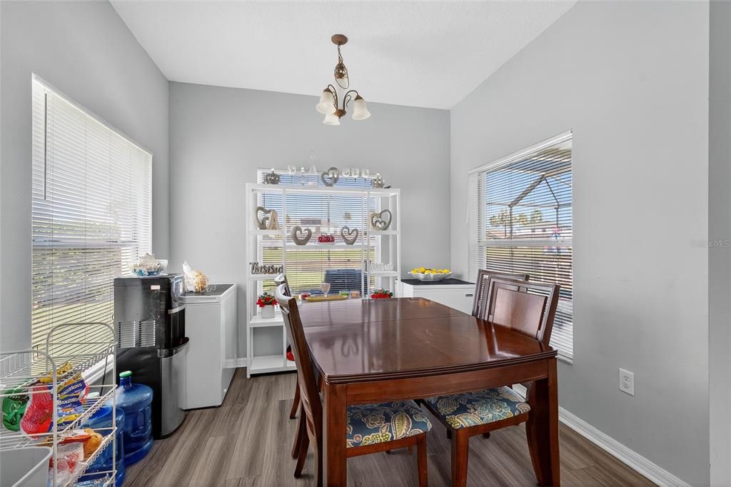 待售: $475,000 (5 贝兹, 3 浴室, 2636 平方英尺)