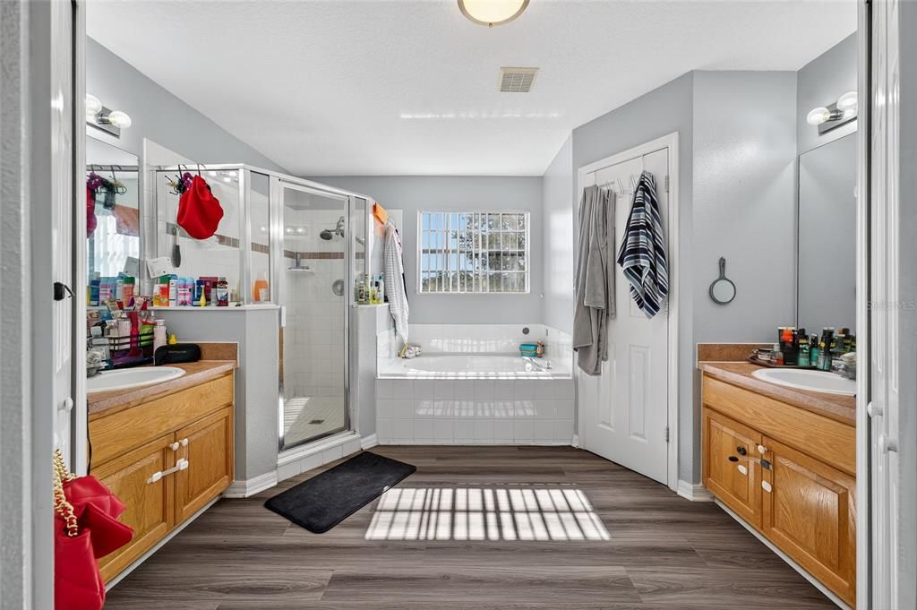 待售: $475,000 (5 贝兹, 3 浴室, 2636 平方英尺)