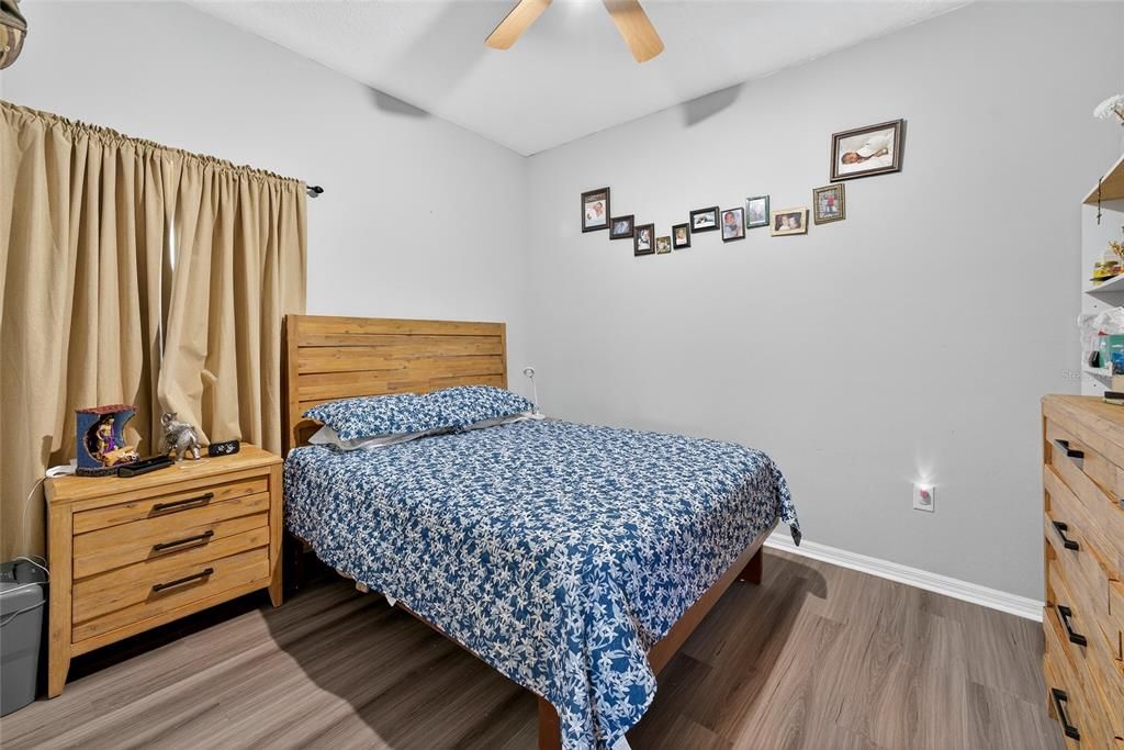 待售: $475,000 (5 贝兹, 3 浴室, 2636 平方英尺)