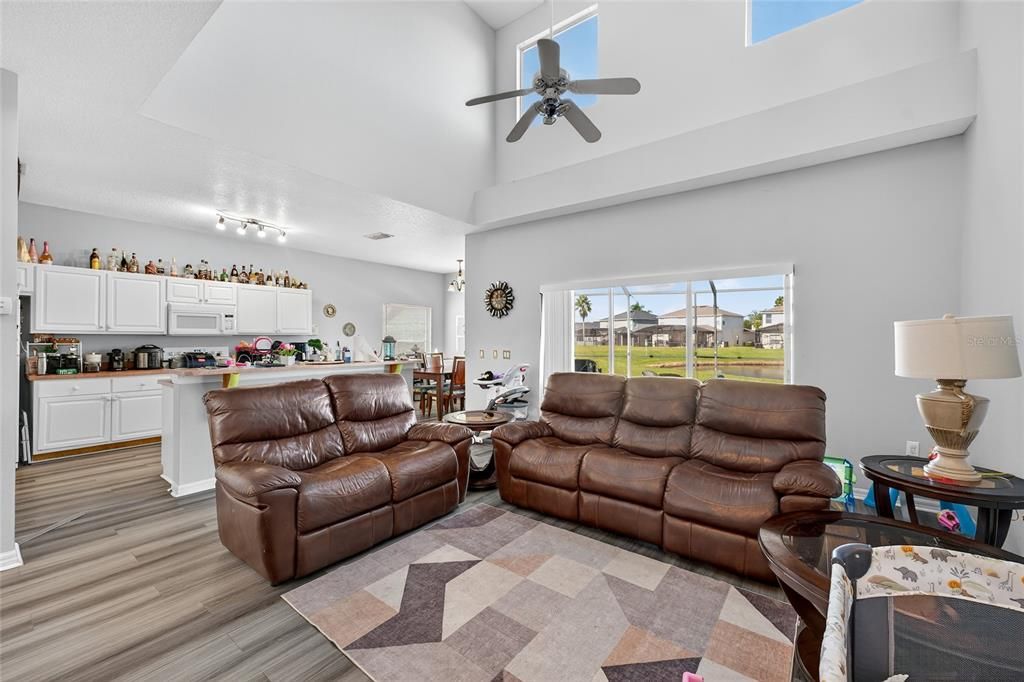 待售: $475,000 (5 贝兹, 3 浴室, 2636 平方英尺)