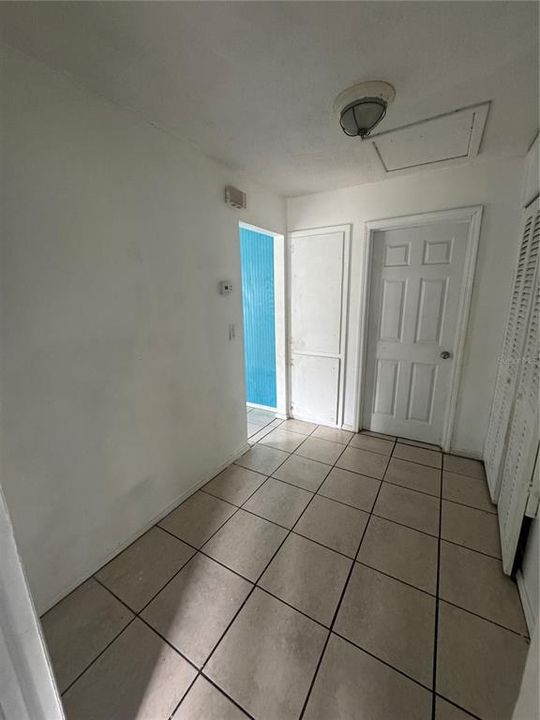 待售: $160,000 (2 贝兹, 1 浴室, 1216 平方英尺)