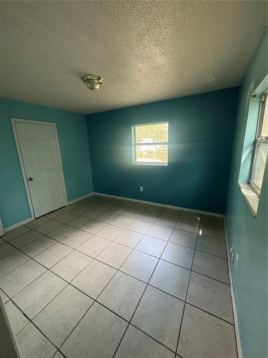 待售: $160,000 (2 贝兹, 1 浴室, 1216 平方英尺)