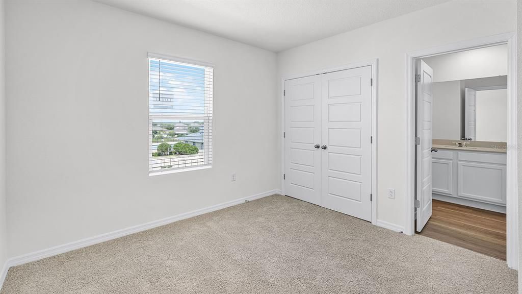 На продажу: $267,990 (3 спален, 2 ванн, 1758 Квадратных фут)