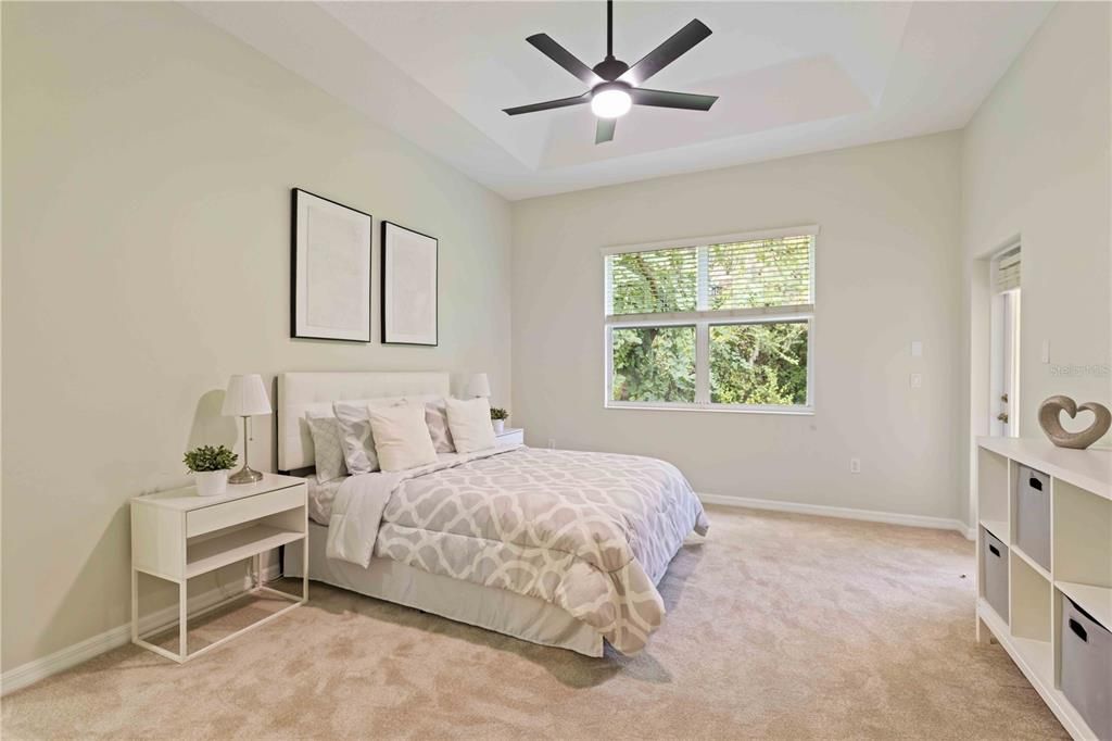 合同活跃: $349,000 (2 贝兹, 2 浴室, 1742 平方英尺)