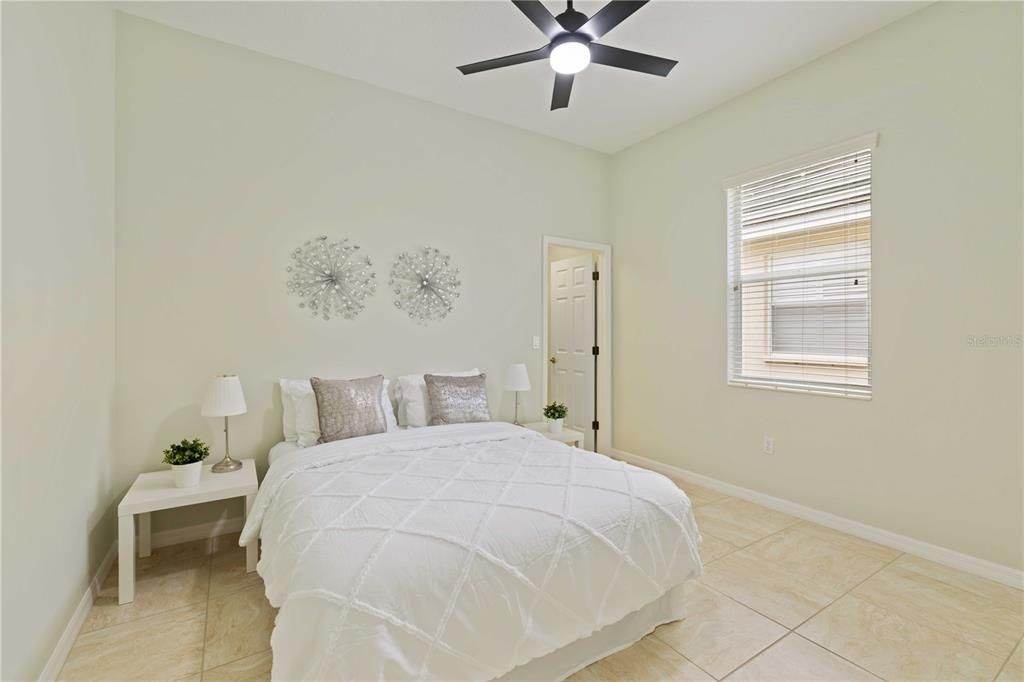 合同活跃: $349,000 (2 贝兹, 2 浴室, 1742 平方英尺)