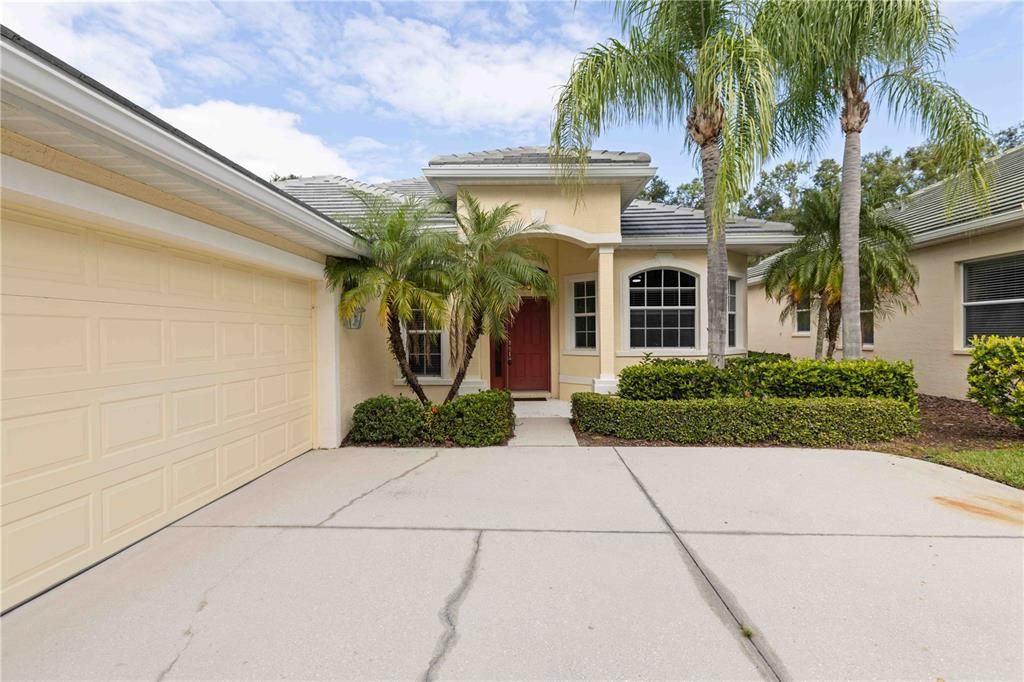 合同活跃: $349,000 (2 贝兹, 2 浴室, 1742 平方英尺)