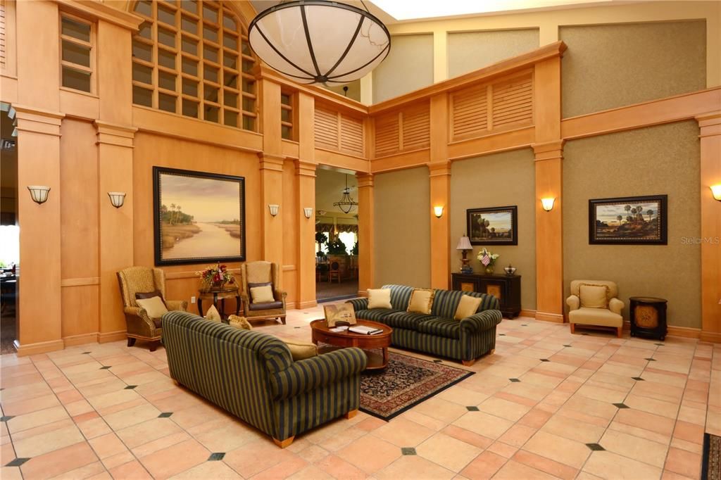 合同活跃: $349,000 (2 贝兹, 2 浴室, 1742 平方英尺)